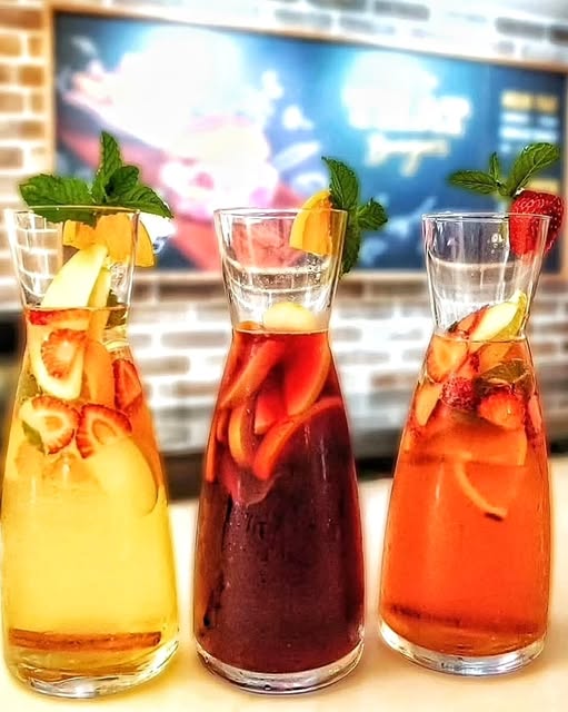 Sangrias do That Burguer com fruta fresca